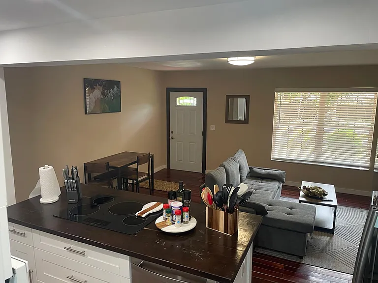 13320 NE 12th Ave — Photo 3