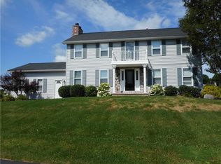 523 Mendon Rd, Pittsford, NY 14534