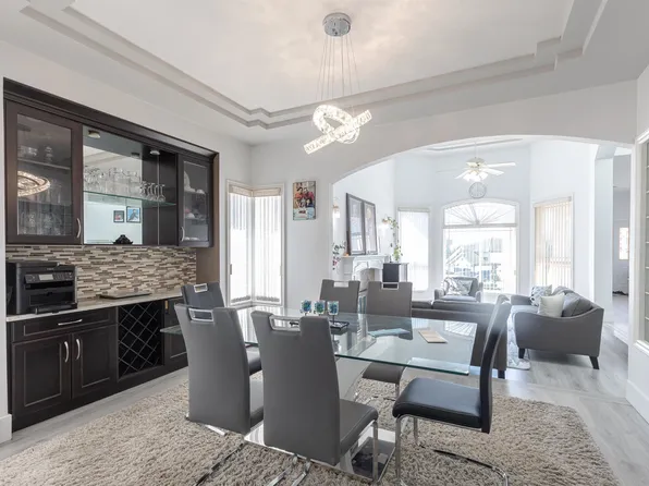 8298 151a St, Surrey, BC V3S 8R1