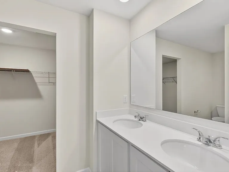 577 Merit Ct — Photo 3