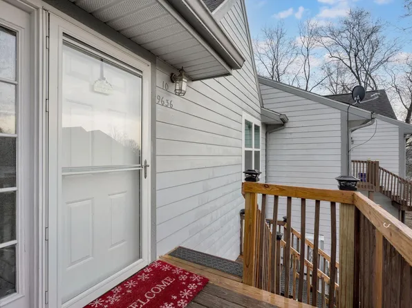 9636 S Bay Pointe Ct, Bloomington, IN 47401