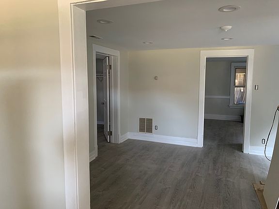 4th image of 5143 N McVicker Ave