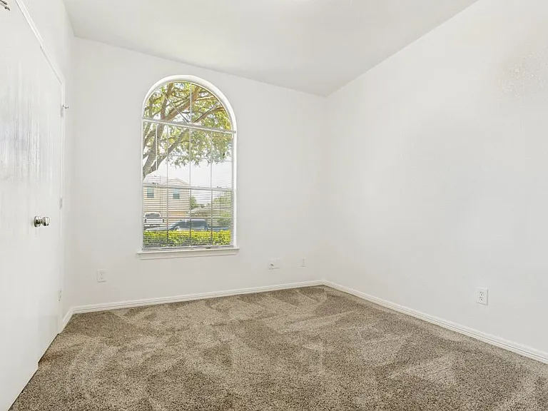 1110 Chase Park Dr — Photo 11