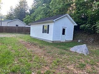 5th image of 218 Beulah Park Dr