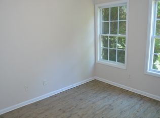 5060 Chrysler Dr, Cumming, GA 30041