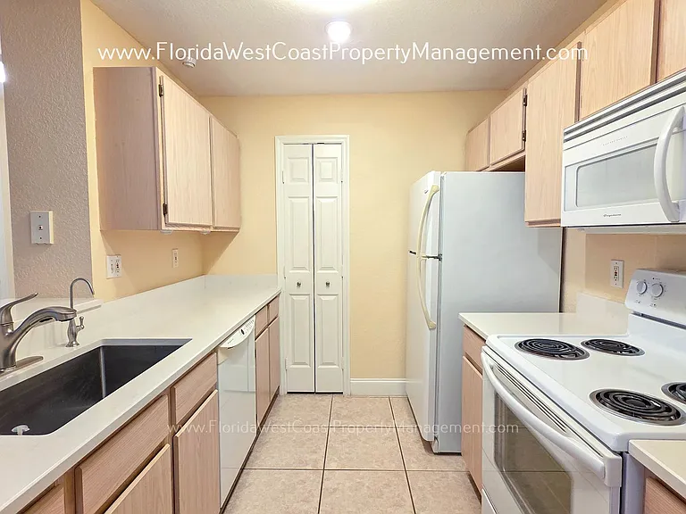 7417 Vista Way #101 — Photo 6
