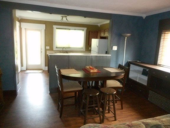 3rd image of 547 Parkhill Dr