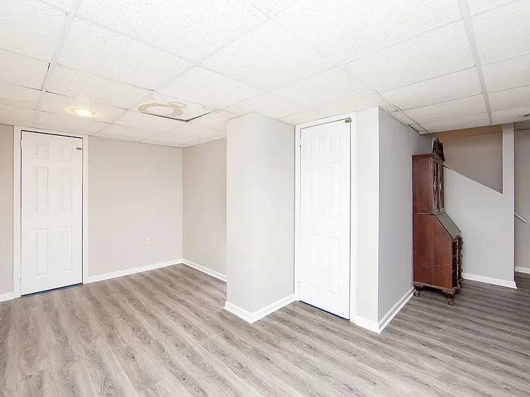 58 Danielle Ct — Photo 31