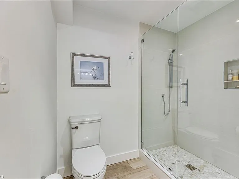 225 5th Ave S #104 — Photo 15