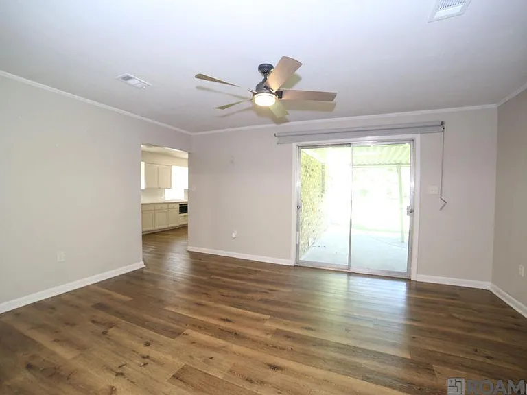 4821 Newell St — Photo 2