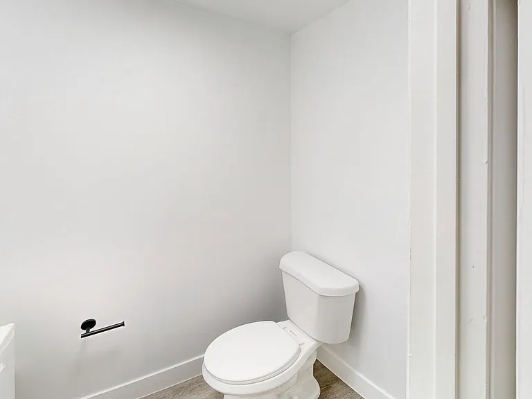 Somerset Grove Apartments — Photo 24