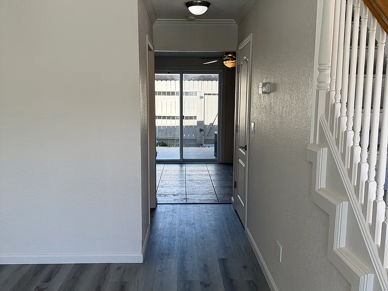1177 Norwegian Ave #13 — Photo 11