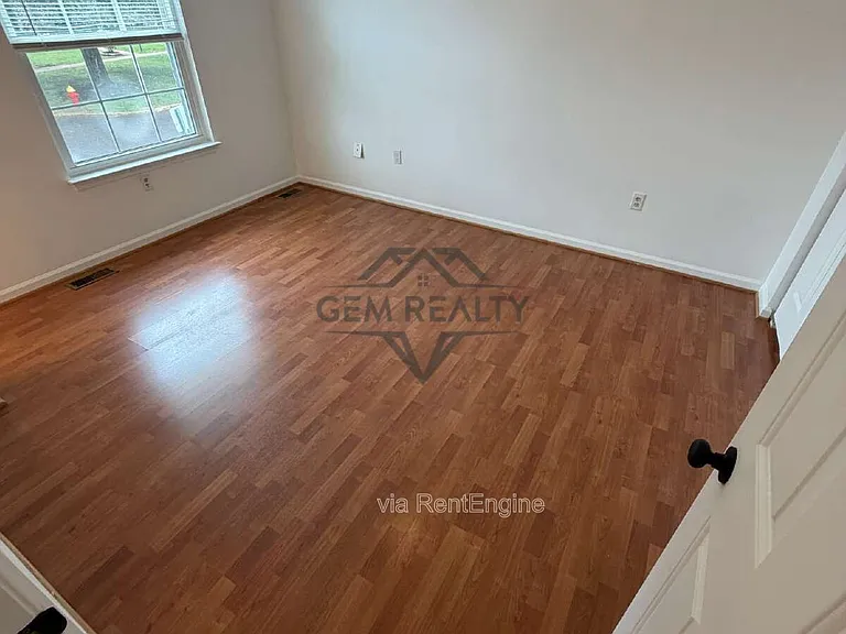 569 Cromwell Ct — Photo 33