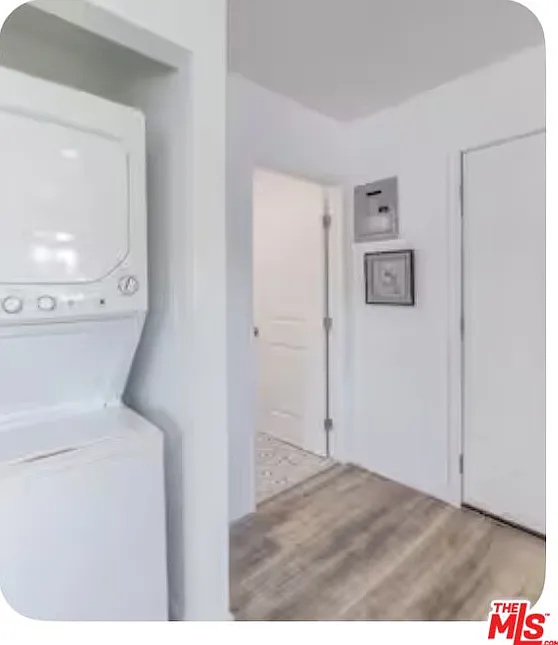 1 bed, 1.0 bath, 1390 sqft, $1,990 — Photo 3