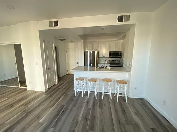 2nd image of 11670 San Vicente Blvd APT 203