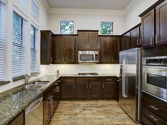 2nd image of 1853 Dart St