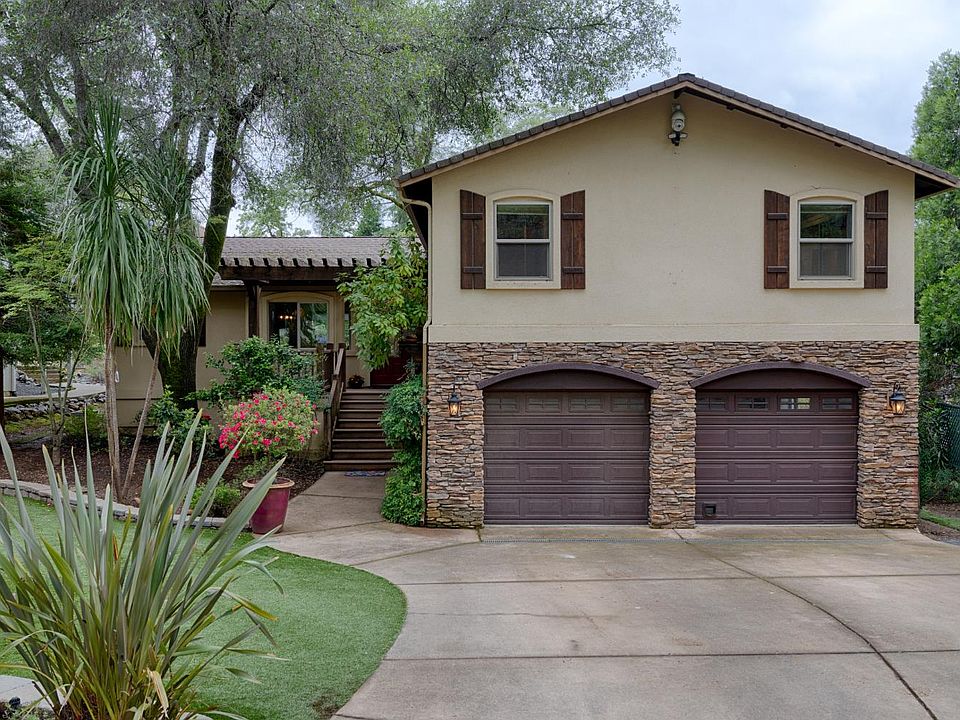 1st image of 23563 Saint Andrews Ct