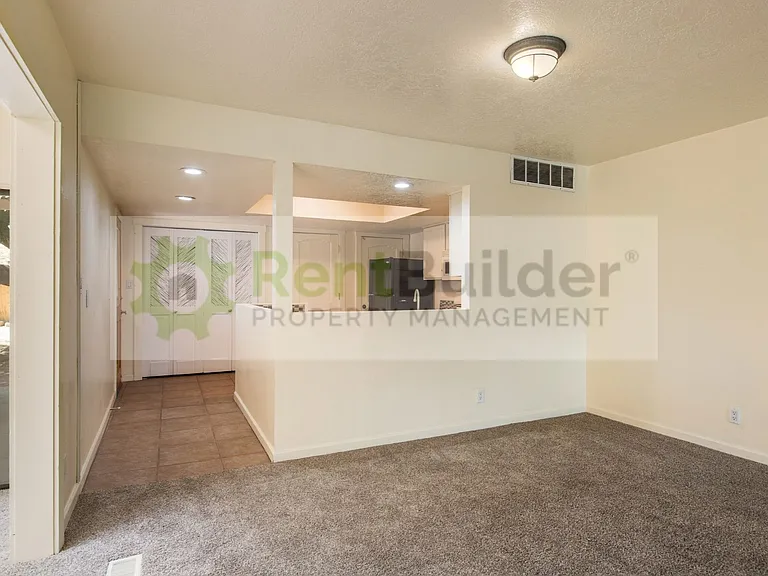 10101 La Paz Dr NW — Photo 12