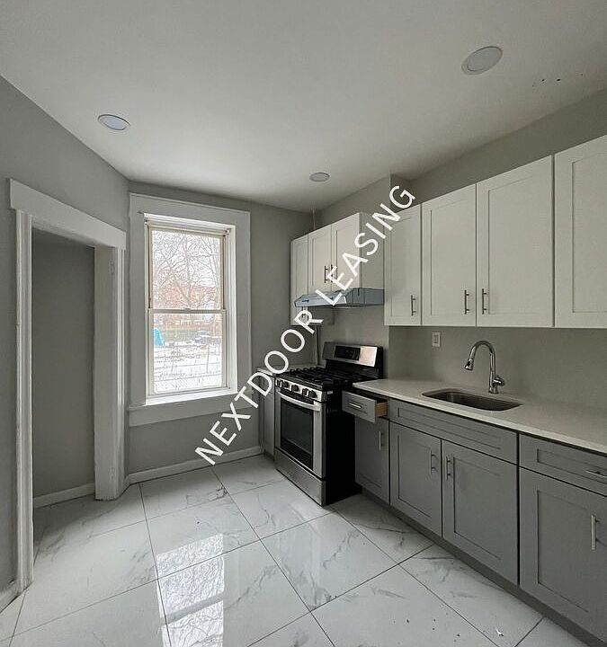 1st image of 122 Bergen Ave #1M