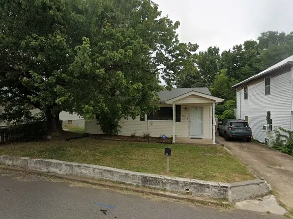 418 W Blythe St, Paris, TN 38242