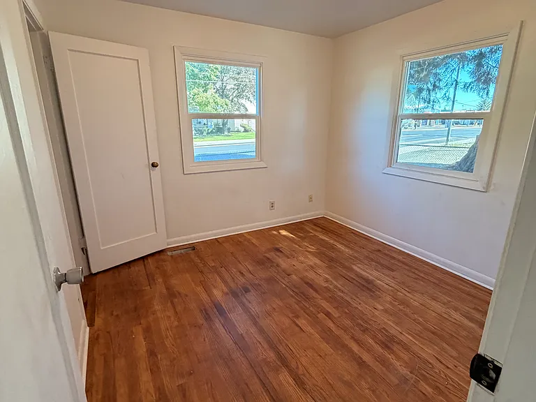 2815 Sedona Ave NE — Photo 3