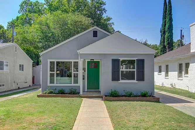 2716 Harkness St photo 1
