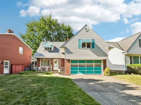 10270 Greenheath Dr, Parma Heights, OH 44130