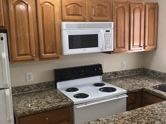 5th image of 902 SE 1st St #5