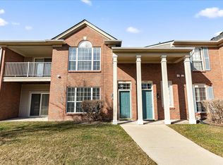 17104 Chesapeake Cir, Walled Lake, MI 48390