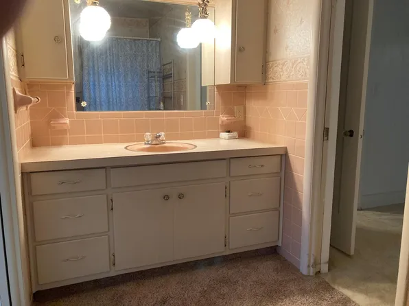 901 E Whitmer, Sentinel, OK 73664