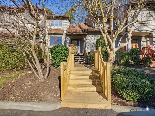 114 Inland View Dr, Newport News, VA 23603