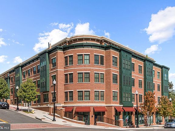 5th image of 2101 N Monroe St APT 107