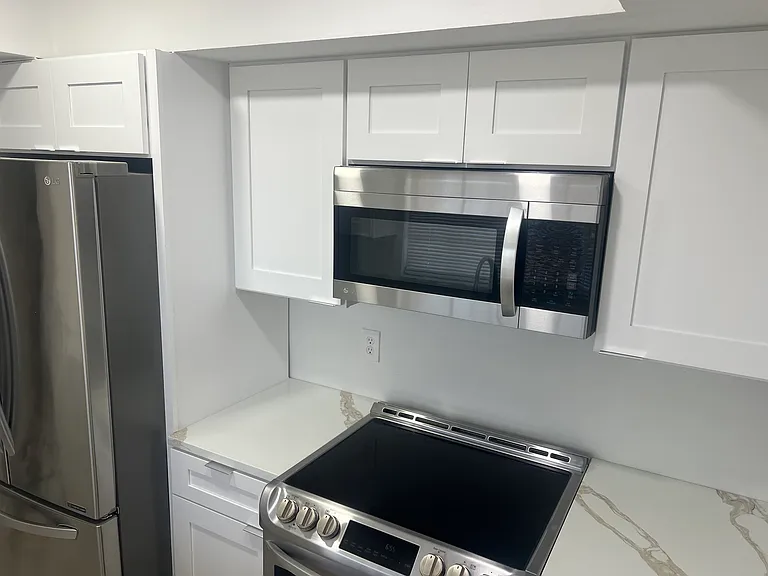 1845 S Highland Ave #11 — Photo 3