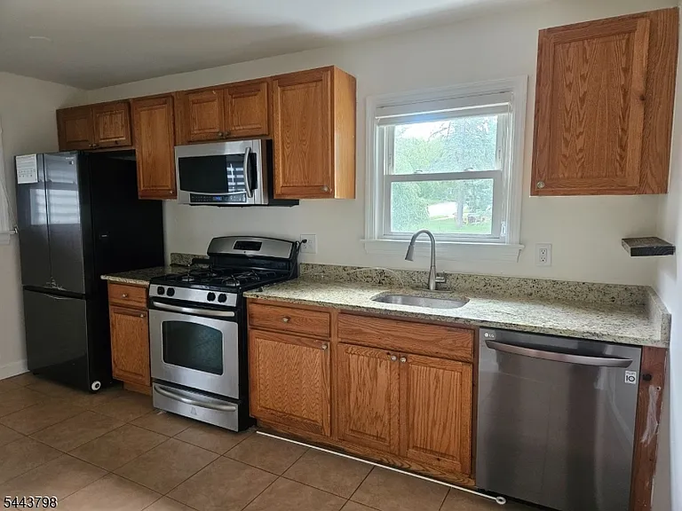 417 Sheffield Rd — Photo 4