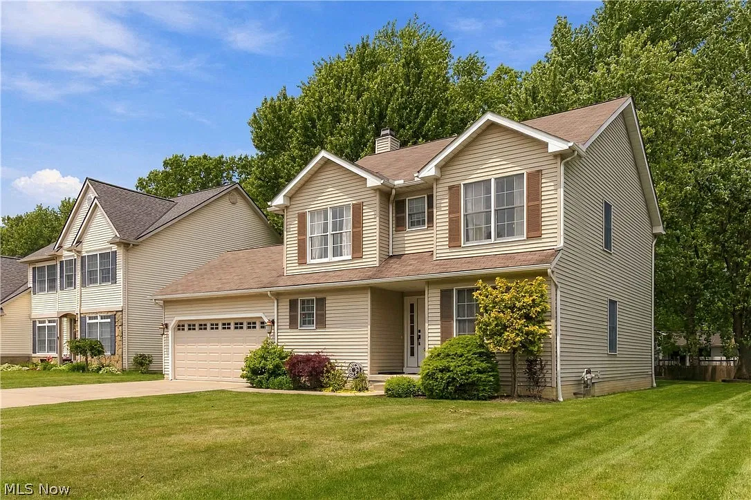 4 bed, 2.5 bath, 3106 sqft, $3,200 — Photo 3
