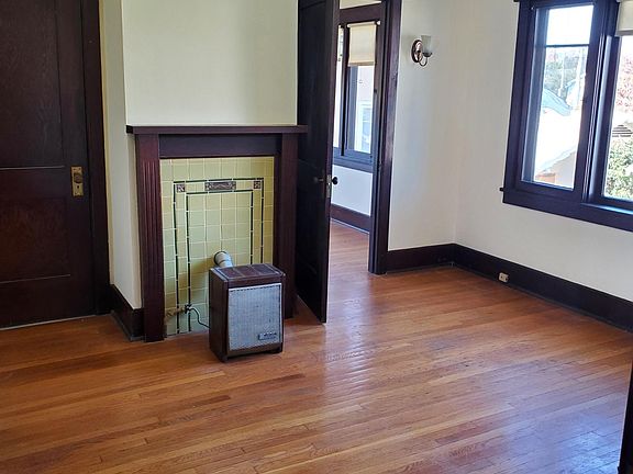 5th image of 380 Parke St #15W