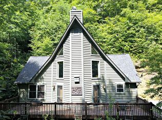 2981 Dicks Creek Rd, Whittier, NC 28789