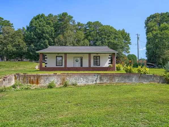 5765 Crow Dr, Cumming, GA 30041