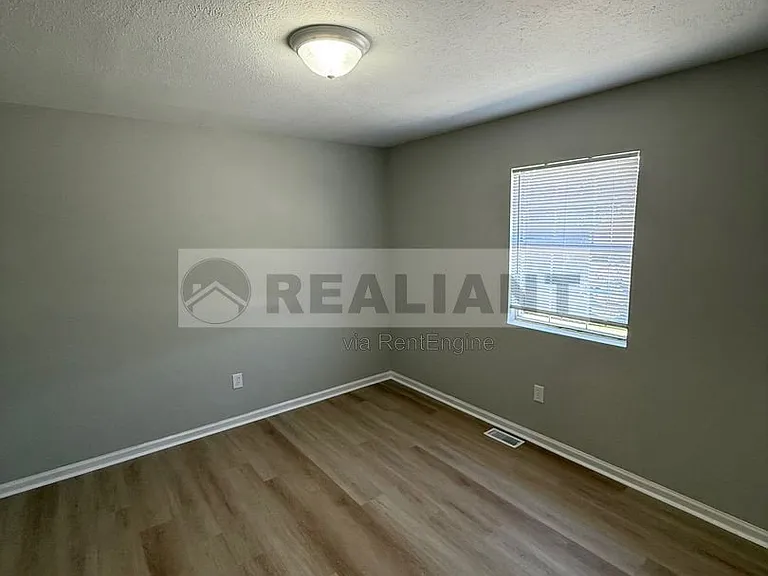 31 Hurley St #15 — Photo 10