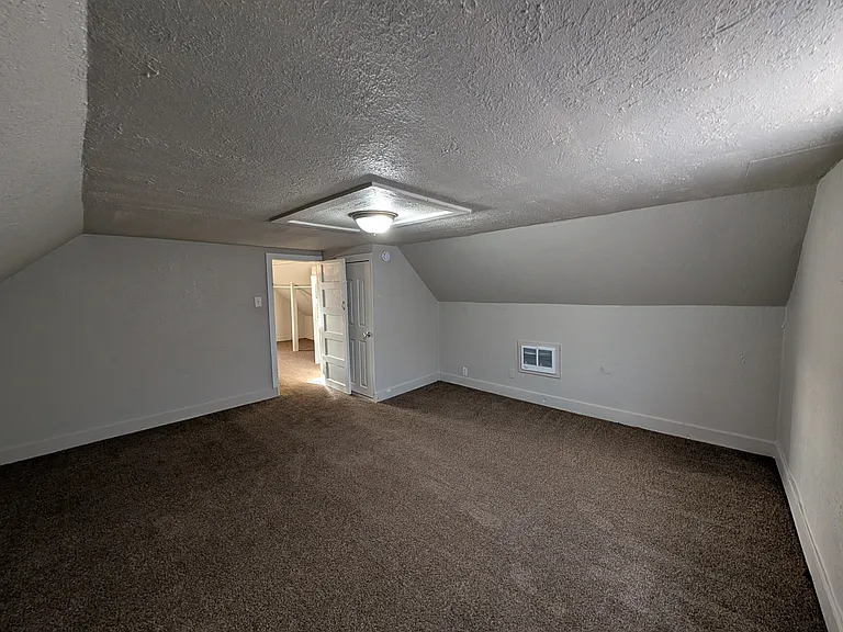 1930 Lana Ave NE — Photo 22