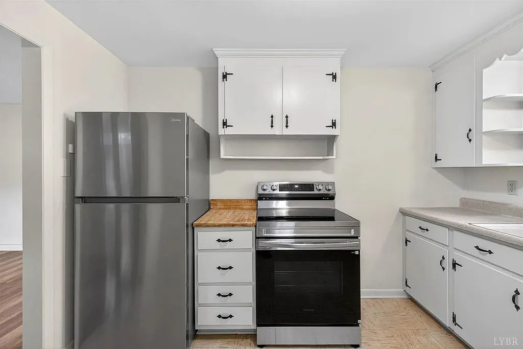 2-Bedroom Near Randolph & Liberty! — Photo 3