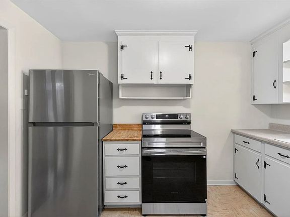 3rd image of 58 W Princeton Cir APT B
