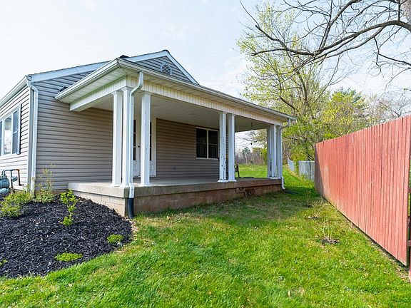 5th image of 30 Fruithill Dr