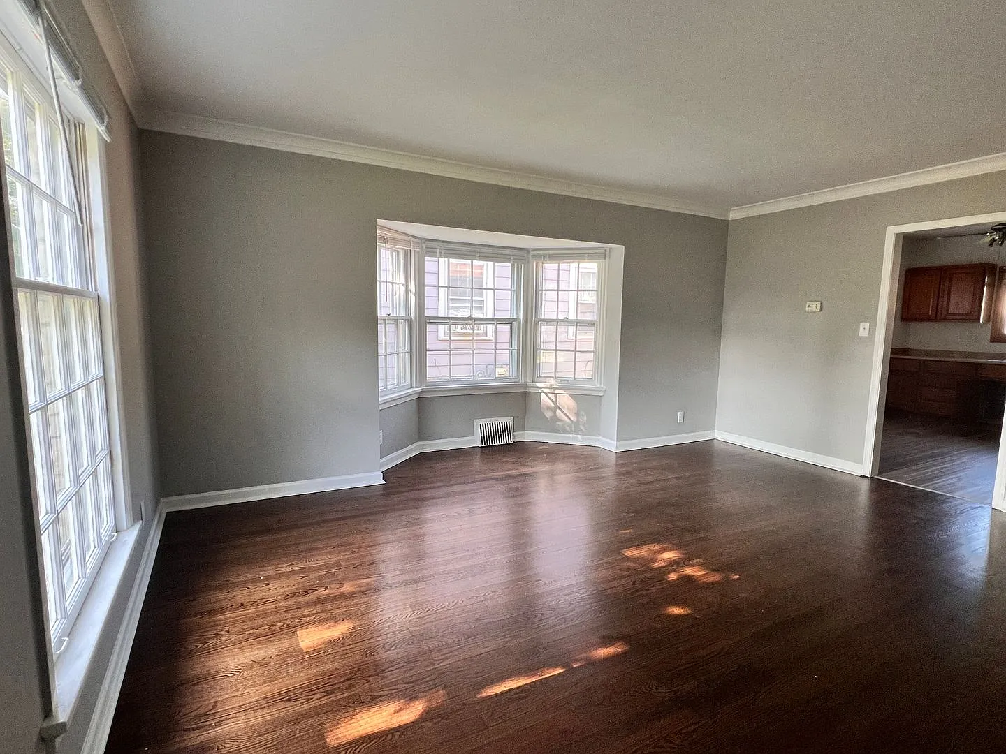 3 Bedroom 1 Bathroom Single Family Available — Photo 3