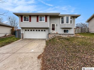 1928 NW 50th St, Lincoln, NE 68528