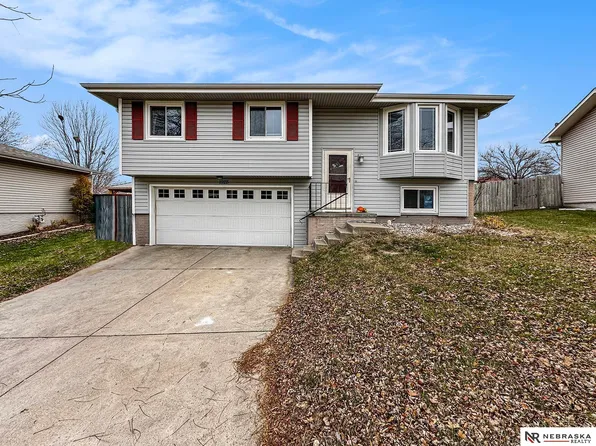 1928 NW 50th St, Lincoln, NE 68528