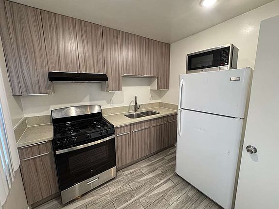 3rd image of 3130 S Durango Ave #6