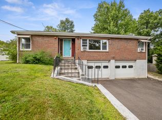 65 Birge Ave, Windsor Locks, CT 06096