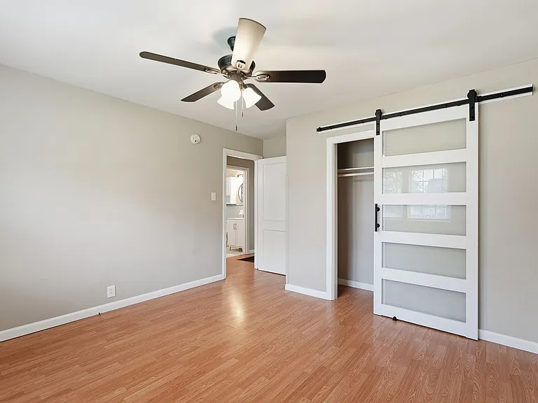 1318-1320 S Summit St — Photo 15