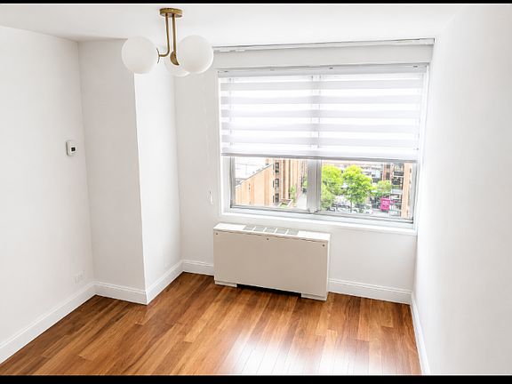 3rd image of 155 W 68th St APT 1120